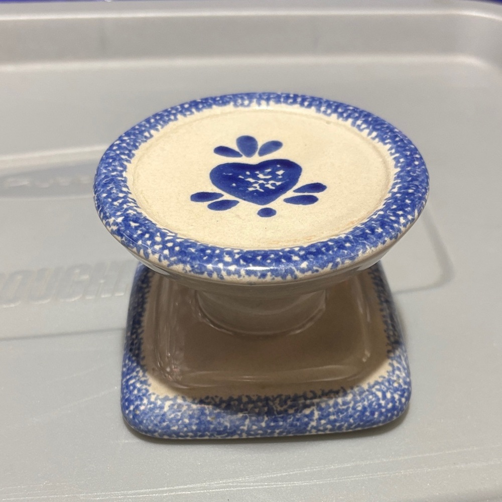 Loomco country blue heart candle stand 4” x 2.75”